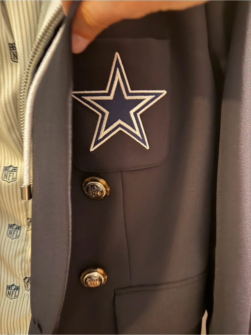 Veronica Beard x NFL Dallas Cowboys Double-Breasted Blazer with Dickey - Picture 6 of 8